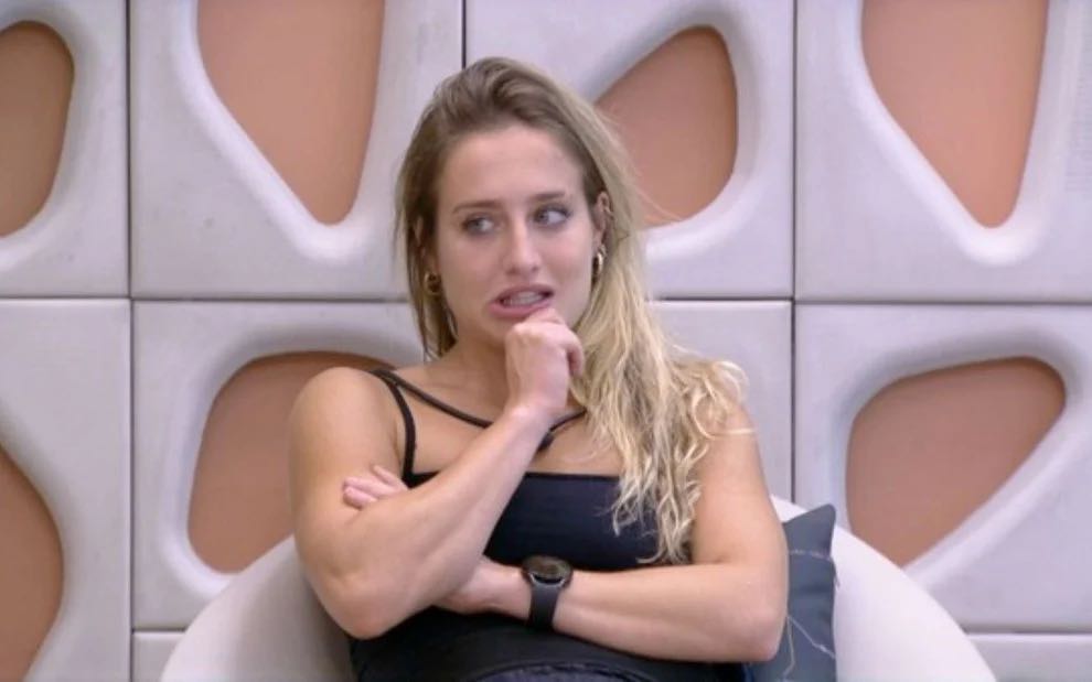 BBB 23: Bruna Griphao surta com sujeira na cozinha da Xepa e dispara: 'Me erra'