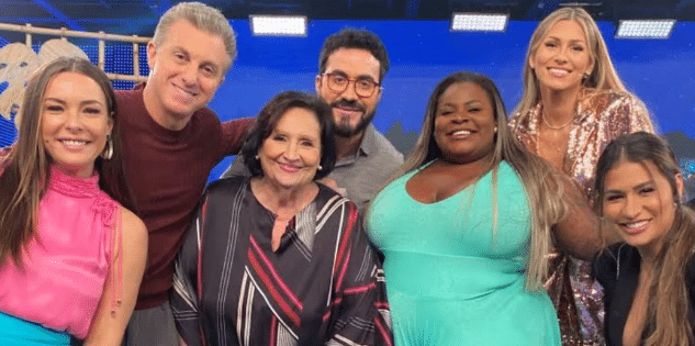 A famosa cantora falou sobre conversa que teve com o apresentador do Domingão, Luciano Huck (Foto: Reprodução)