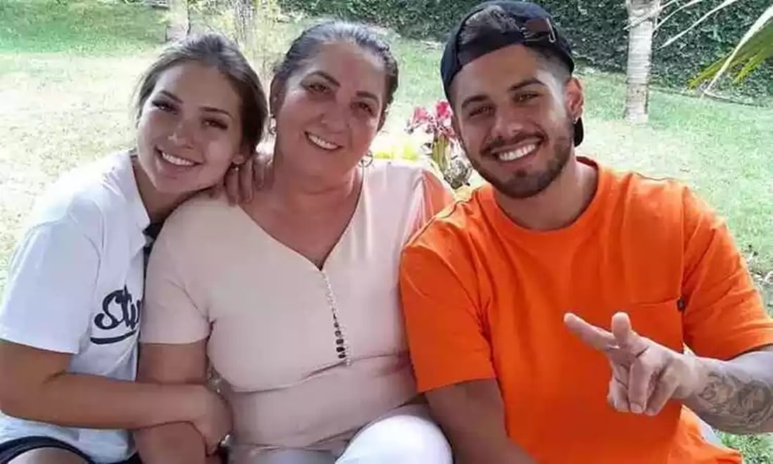 Virginia Fonseca com a mãe, e Zé Felipe,filho de Leonardo, ao lado da sogra