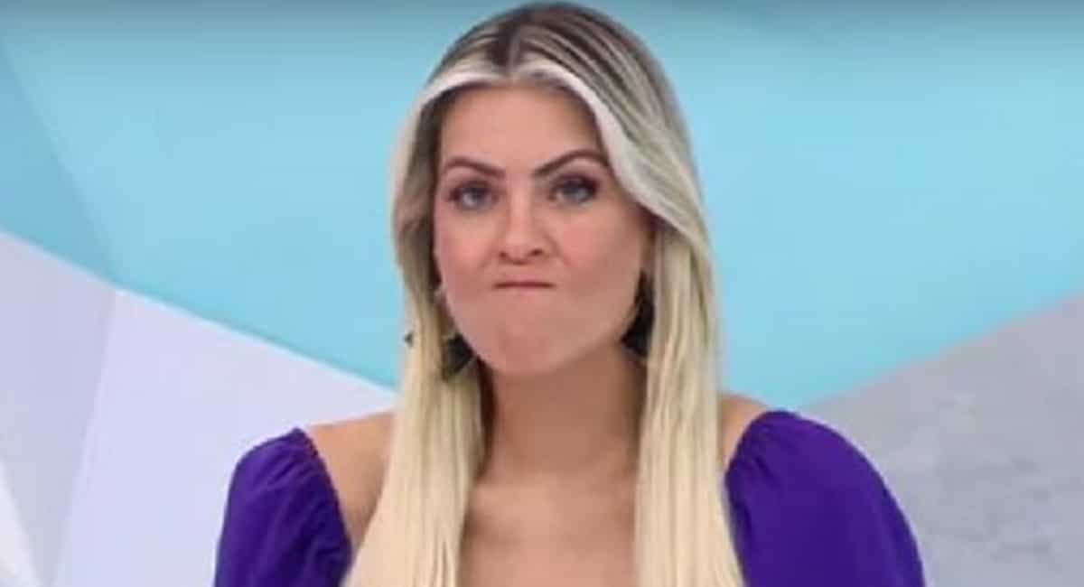 Renata Fan perdeu a linha ao vivo e hoje entendemos sua razão 