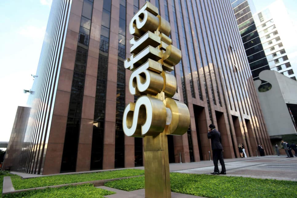 Banco Safra toma decisão e faz corte geral (Foto: Reprodução)