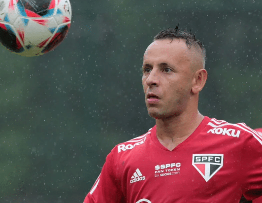 Rafinha toma decisão sobre trocar Coritiba por São Paulo (Foto: Reprodução)