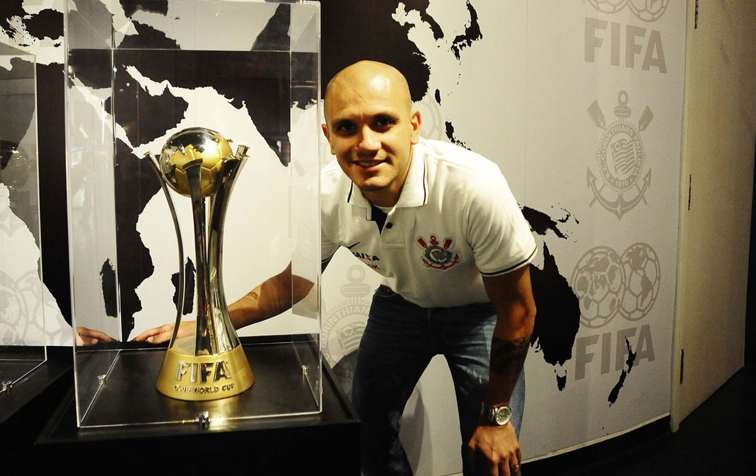 O campeão mundial com a tão almejada taça conquistada