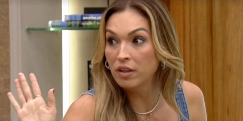 Talitha Morete enfrentou um problema técnico no É de Casa (Foto: Reprodução / Globo)