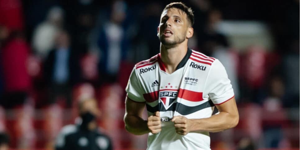 Calleri sai em defesa de médicos do São Paulo e fala sobre críticas (Foto: Reprodução)