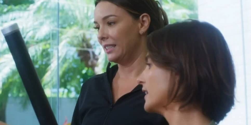 Vai na Fé: Helena dá basta em relação com Clara (Foto: Reprodução Globo)