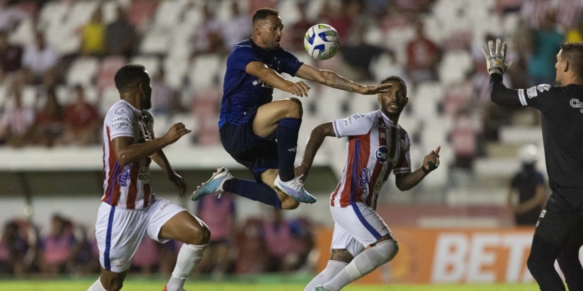 Lance polêmico na partida entre Cruzeiro e Náutico faz CBF se manifestar (Imagem Reprodução Internet)