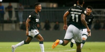 Imagem do post Com gol de virada, Botafogo vence Bahia fora de casa e é um dos líderes do Brasileirão