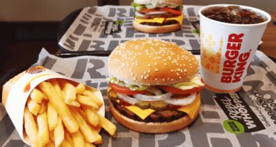 Combo do Burger KIng na bandeja