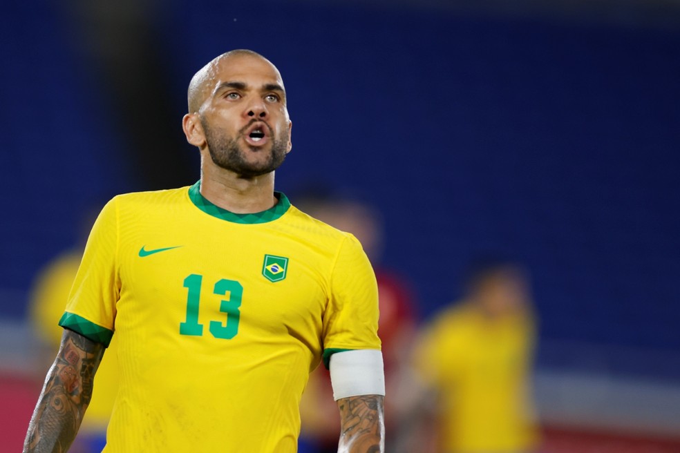 Preso há mais 3 meses, o famoso jogador de futebol recebeu visita na prisão (Foto: Reprodução)