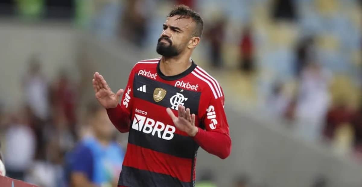 Fabrício Bruno deve deixar a equipe comandada por Tite no Flamengo (Foto: Reprodução/ Marcelo Cortes/ CRF)