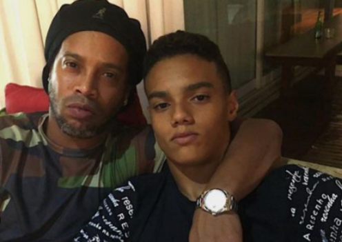 Filho de Ronaldinho estreia no Barcelona e surpreende (Foto: Reprodução)
