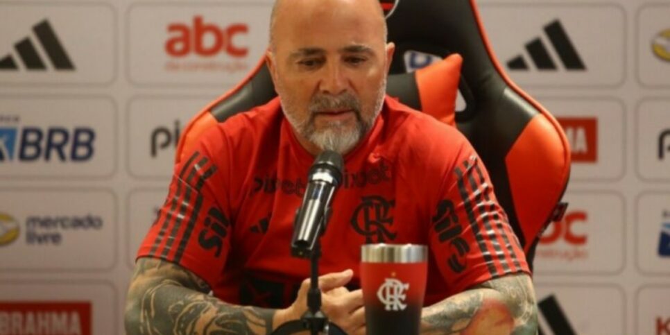 O técnico Sampaoli comanda o Flamengo