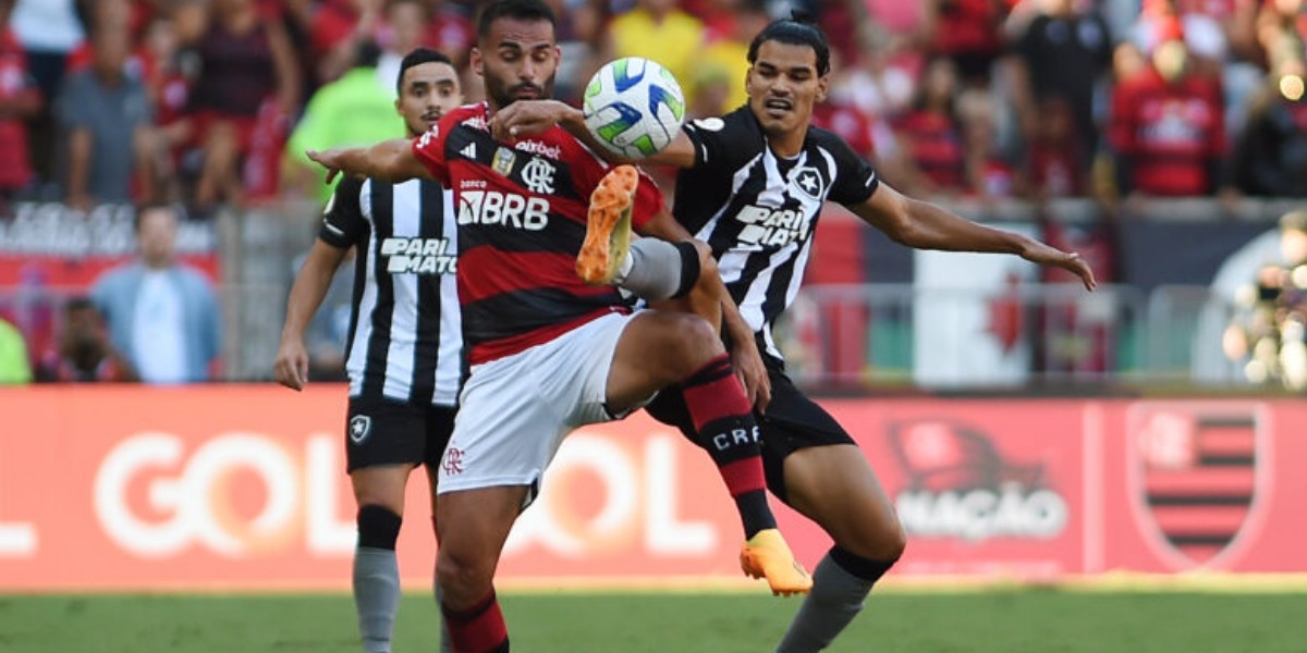 Thiago Maia em campo pelo Flamengo (Foto: Alexandre Durão)