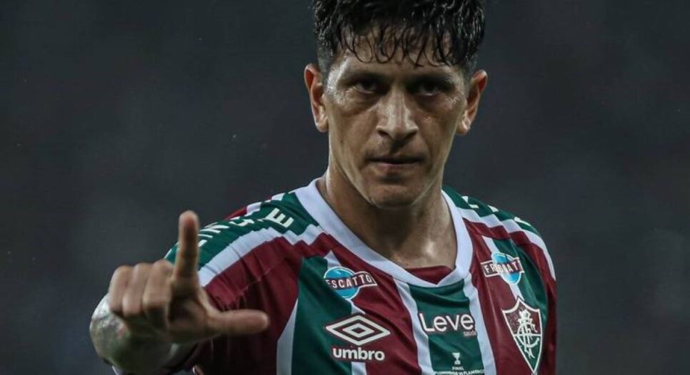 Cano ao comemorar gol pelo Fluminense