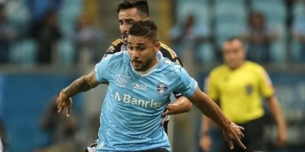 João Pedro em Grêmio x ABC pela Copa do Brasil (Foto: Pedro H. Tesch/AGIF)