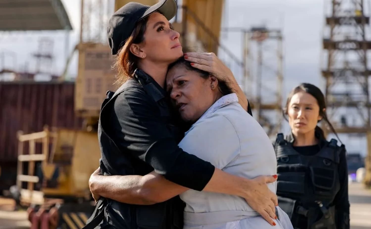 Delegada consegue resgatar Creusa após momentos de terror (Foto: Reprodução)