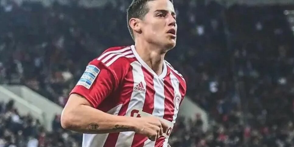 James Rodríguez em campo na Europa (Foto: Reprodução/ Divulgação/ Olympiakos FC)