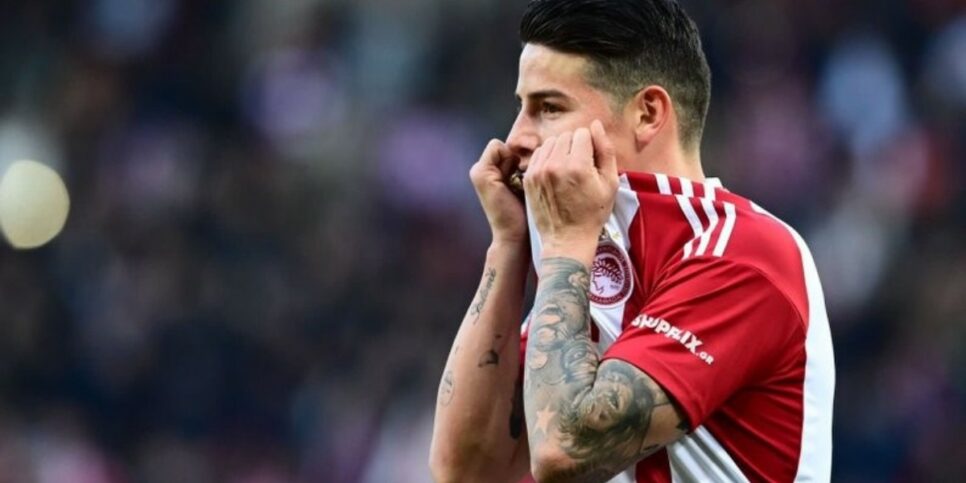 Jogador já teria dado a sua resposta ao Botafogo (Foto: Twitter/James Rodríguez)