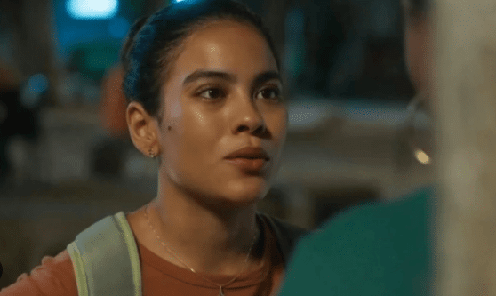 Vai na Fé: Jenifer chora após se arrepender de transar com Tatá (Foto: Reprodução)
