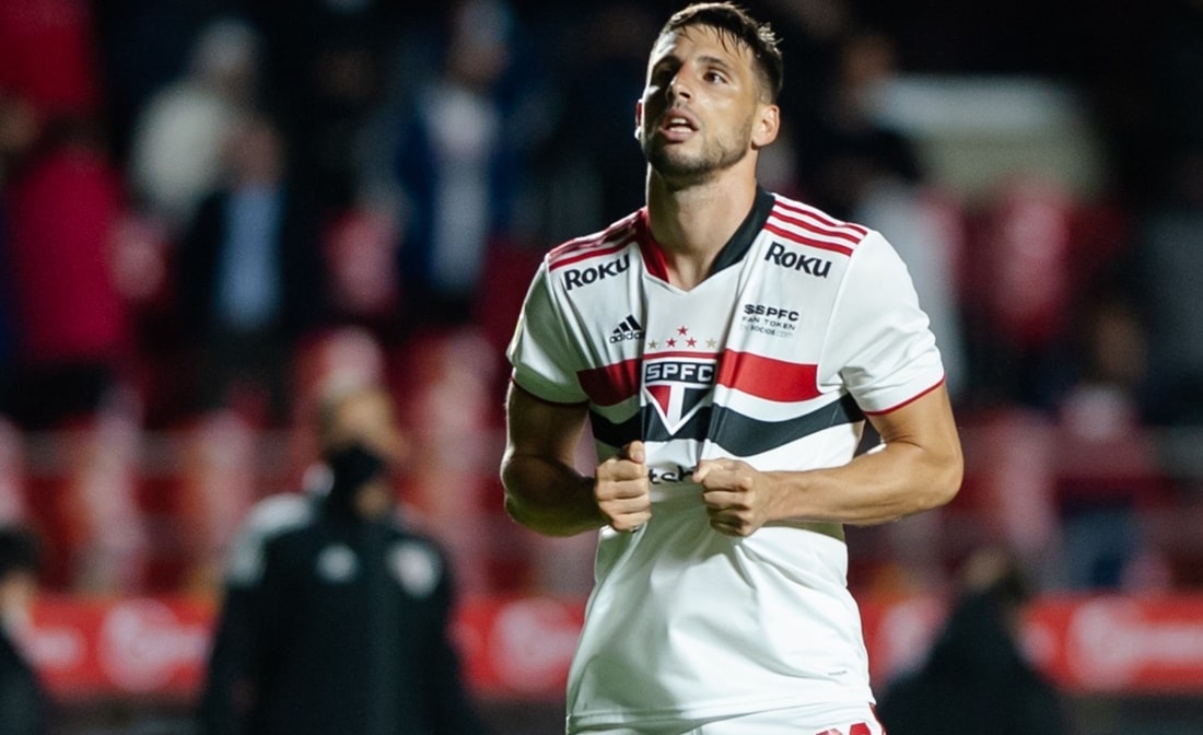 O jogador de futebol, Jonathan Calleri, enaltece Rogério Ceni após vitória do Tricolor 