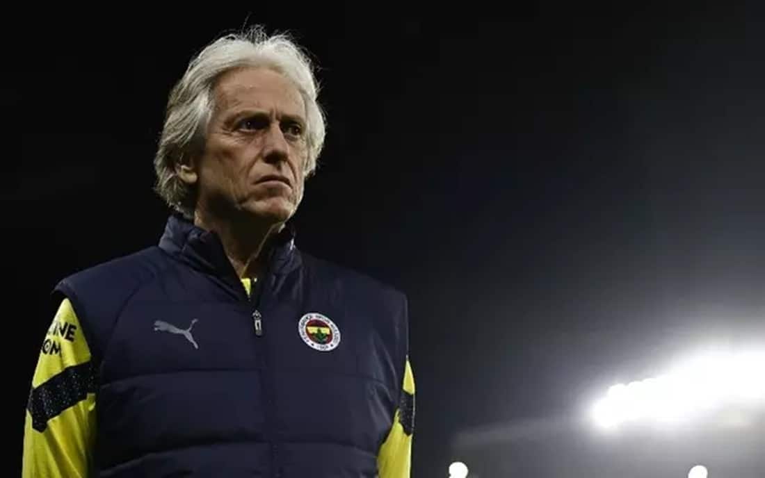 Jorge Jesus, ex-Flamengo, atuando como técnico do Fenerbahçe 