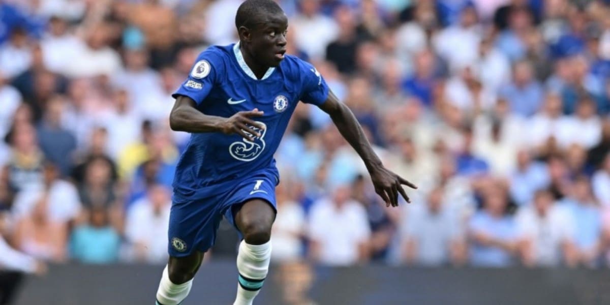 N'golo Kanté é um dos cotados para o Barcelona (Foto GLYN KIRK / AFP)