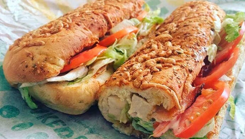 Lanche da Subway com tomate (Imagem: Reprodução)