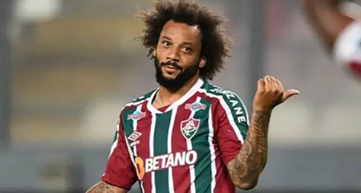 Marcelo em campo pelo Fluminense