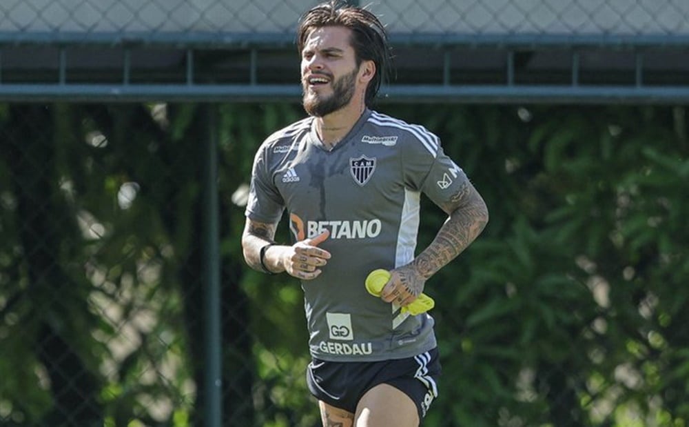 O meia Nathan em treino do Atlético Mineiro