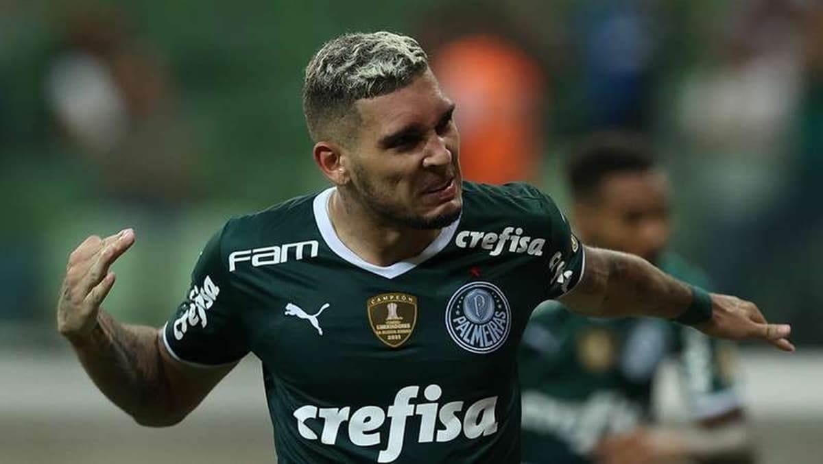 O craque é artilheiro na Libertadores pelo Verdão e entrou na lista dos Top 10 de gols