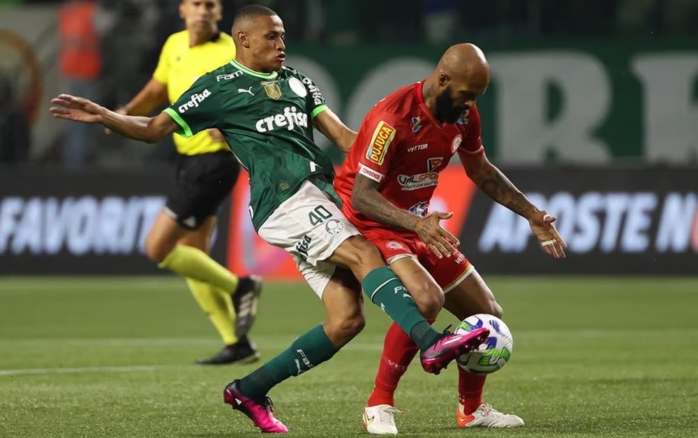 Lance da partida do Palmeiras contra o Tombense pela Copa do Brasil