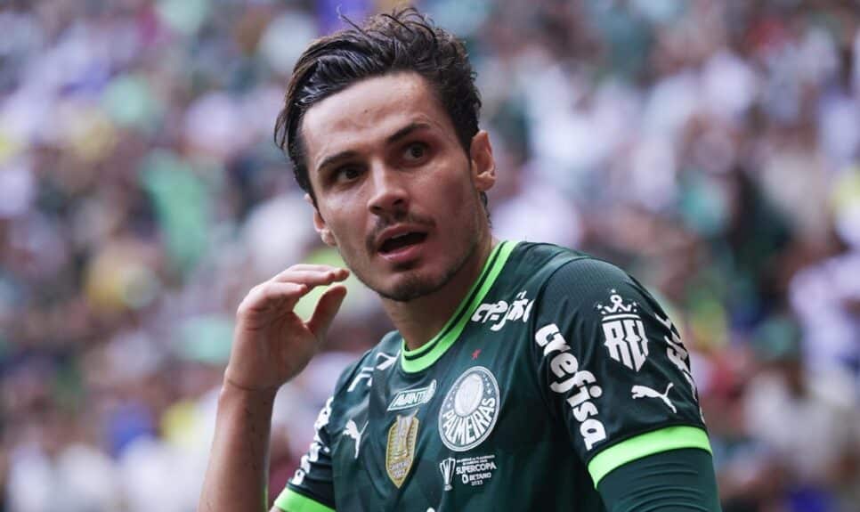 Raphael Veiga joga pelo Palmeiras