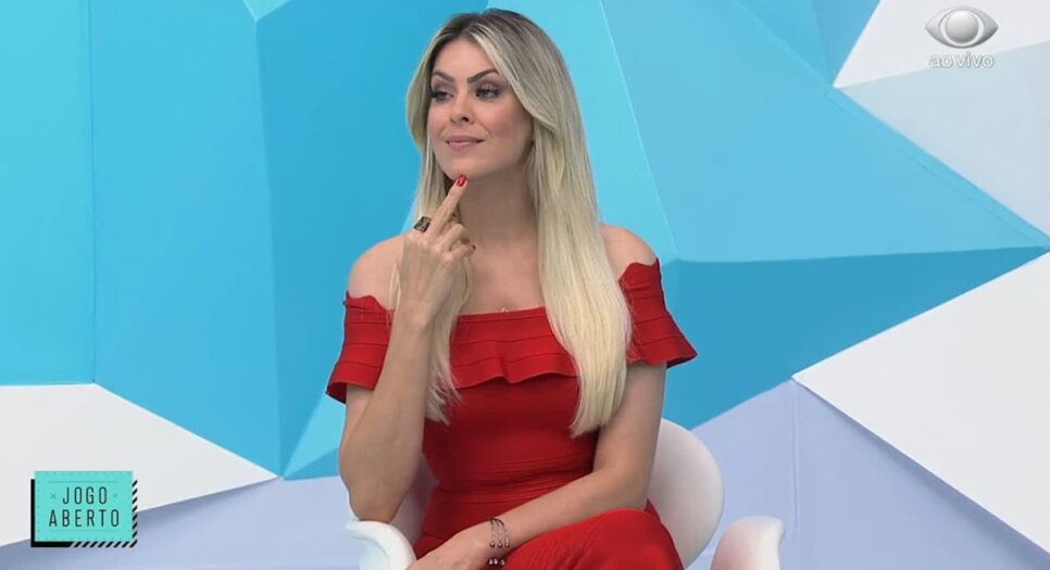 Renata Fan em seu programa esportivo da Band