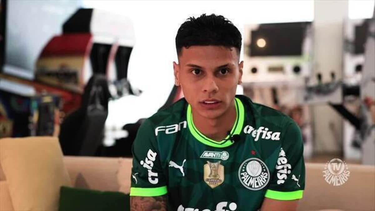 Richard Ríos é meio-campista do Palmeiras e foi elogiado por comentarista 