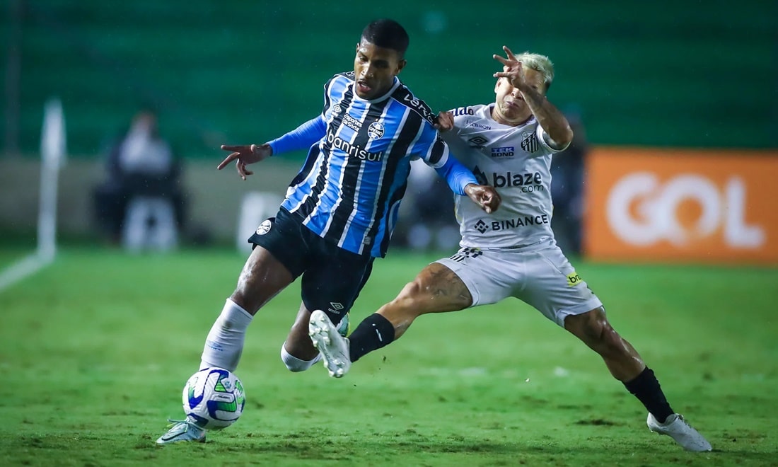 Lance de Soteldo que gerou sua expulsão em jogo contra o Grêmio