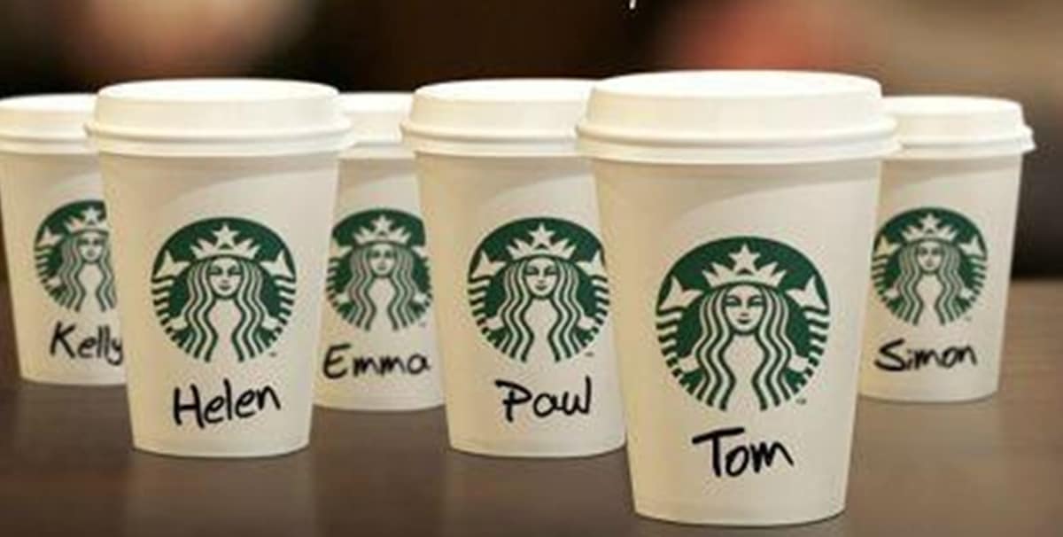 Nomes ou apelido nos copos da Starbucks tem motivo revelado