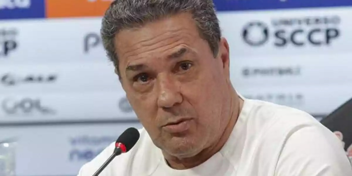 Vanderlei Luxemburgo, técnico do Corinthians, faz mudanças no time (Imagem Reprodução Internet)