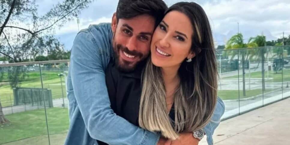 Amanda e Cara de Sapato fazem tatuagem juntos (Imagem Reprodução Internet)
