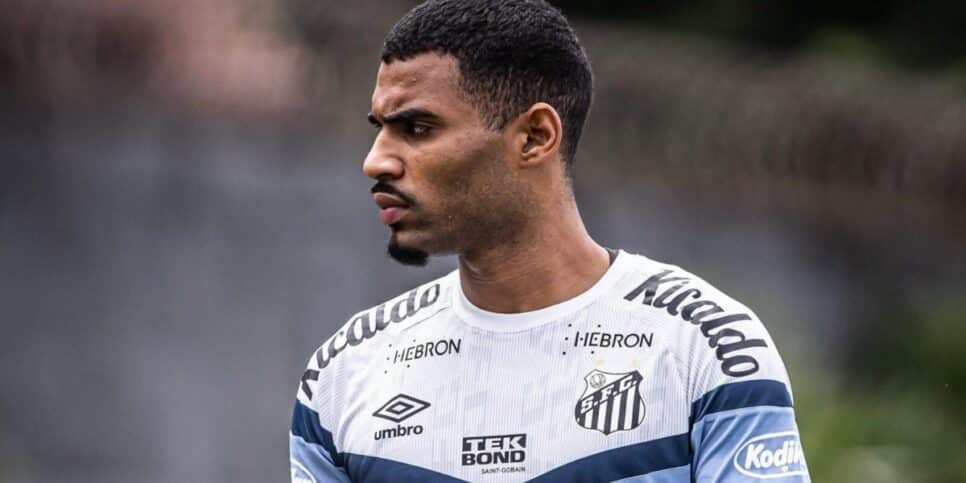 Martins Joaquim, zagueiro do Santos tem futuro no time exposto (Imagem Reprodução Internet)