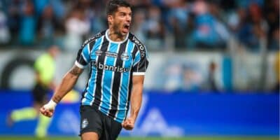 Imagem do post Grêmio quer fechar reforço para lugar de Luis Suaréz e técnico gaúcho já trabalhou com atacante