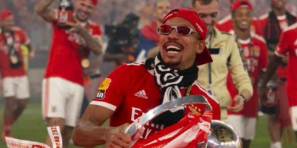 “Salário de meio milhão”: Os detalhes de última hora sobre Gilberto chega de imediato ao Flamengo