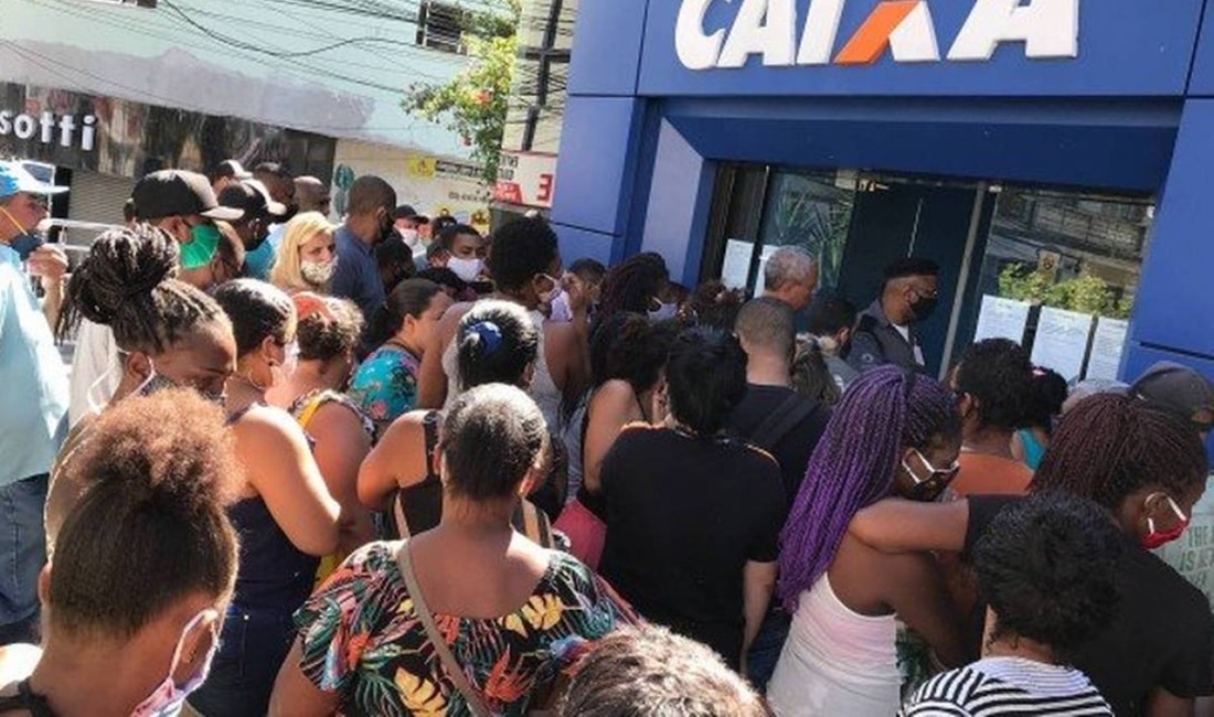 Com menos agências, moradores e cliente de Niterói fazem filas em bancos que restaram (Foto: Reprodução/ Internet)