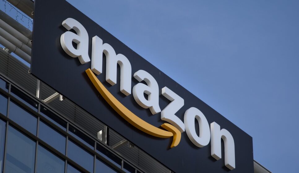 Empresa Vagas Logo da Amazon em prédio (Foto: Reprodução/ Internet)