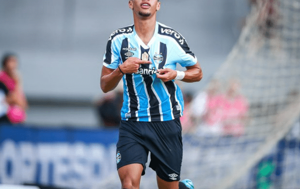Estrela do Grêmio pode receber proposta do Palmeiras (Foto: Reprodução/Montagem HoraDoBenefício)
