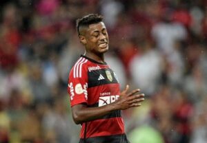 Bruno Henrique não deve jogar contra o Corinthians (Agif / Thiago Ribeiro)