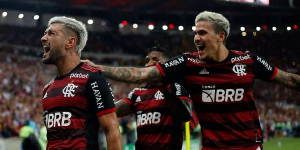 Craque do Flamengo rivaliza com craques internacionais em valor de mercado