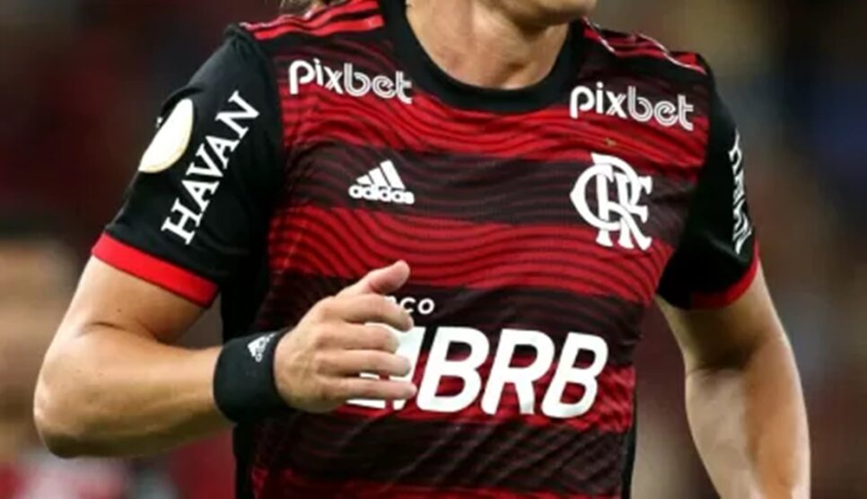 Jogador do Flamengo dá invertida no Clube que quer se desfazer dele (Foto: Reprodução/ CRF)