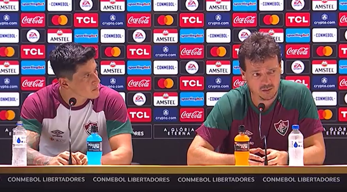 O técnico do Fluminense em coletiva de imprensa após vitória contra o River Plate