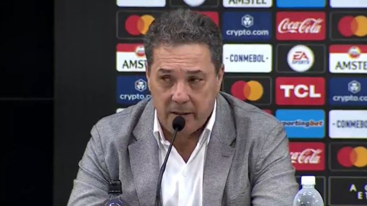 Luxemburgo durante coletiva do Corinthians (Foto: Reprodução)